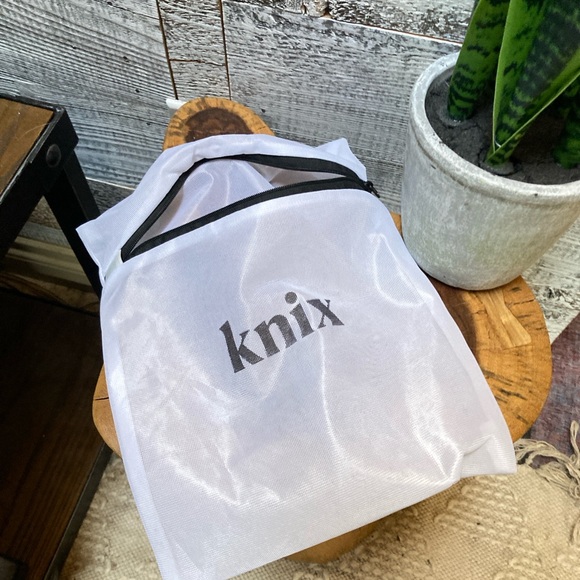 FREE ADD-ON | Knix | Tote Bag and 3x Laundry Bags - Picture 4 of 4